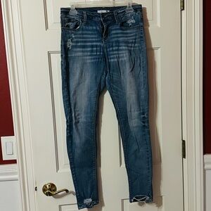 Daytrip Blue Distressed Skinny Jeans. Lynx ankle skinny.